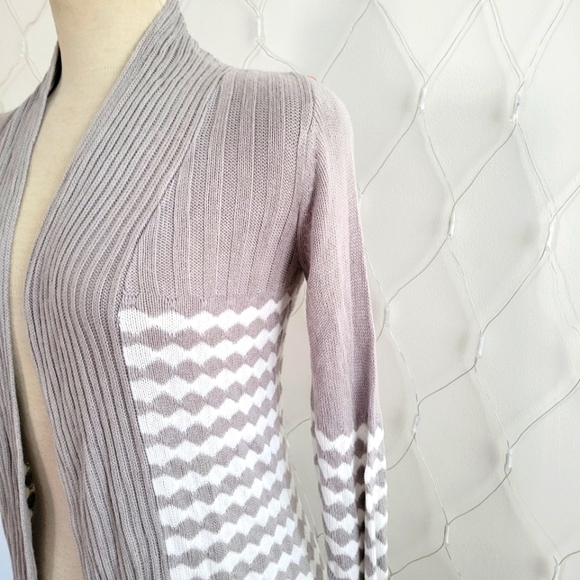 Belldini Gray and White Women's Sweater / Open Face / Size Small - Picture 3 of 5